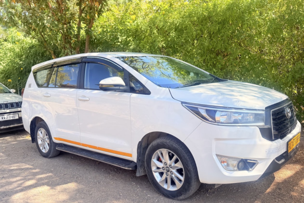 SUV taxi for corporate travel in Jodhpur