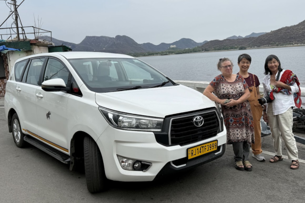 Car Hire in Udaipur for car rental with experienced driver