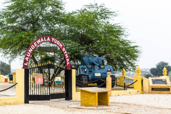 Car hire in Jaisalmer for Longewala border tour with private cab and driver