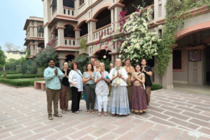 Taxi with Private Driver Taxi Rajasthan service in India for Udaipur, Jodhpur and Jaisalmer sightseeing tours