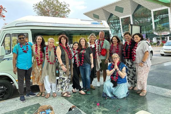 Tempo Traveller in Jaipur for family tours, group travel, and comfortable sightseeing across Rajasthan