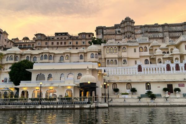 City Palace visit covered under Udaipur Sightseeing Taxi sightseeing package