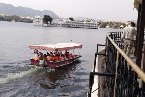 Jaisalmer Sightseeing Taxi tour visiting Golden Fort and Sam Sand Dunes