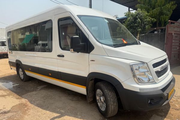 Force Urbania tempo traveller used for luxury Delhi Sightseeing tours