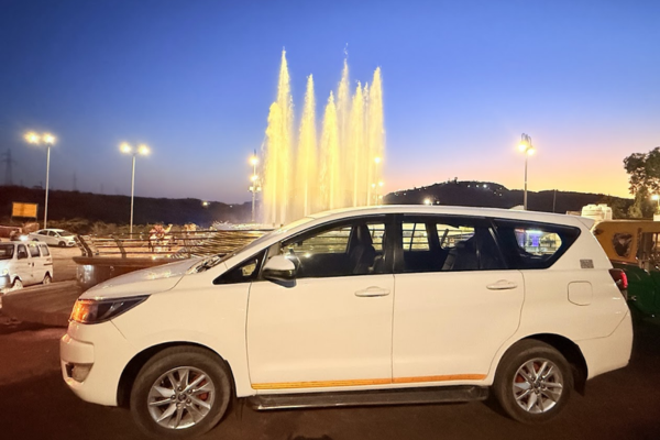 Toyota Innova Crysta at Udaipur Lake Pichola